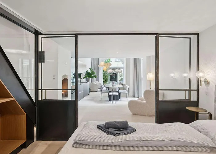 Luxury By Freetown & Canals *