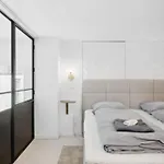 Apartment Luxury By Freetown & Canals