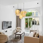 Luxury By Freetown & Canals Apartment *