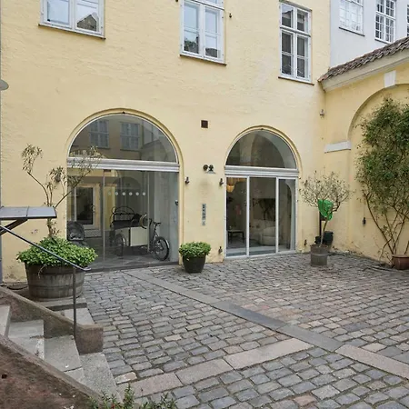 Luxury By Freetown & Canals