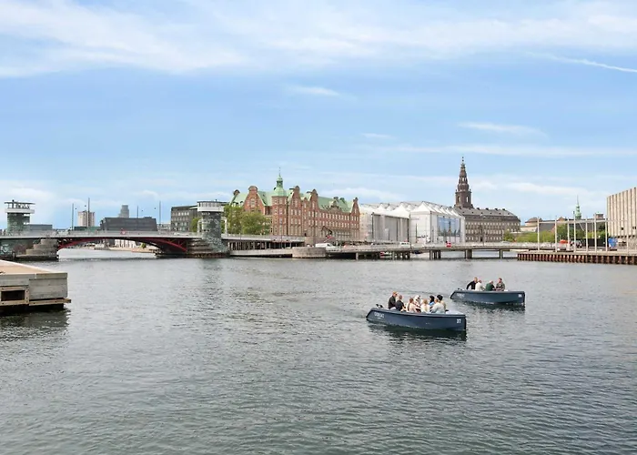 Luxury By Freetown & Canals *