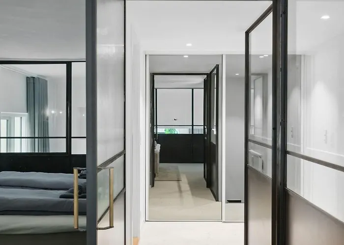 Luxury By Freetown & Canals Apartment *