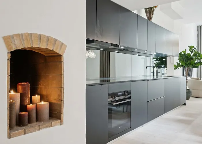 Luxury By Freetown & Canals