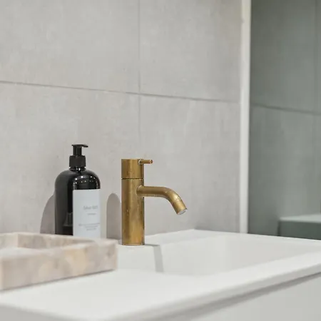 Luxury By Freetown & Canals شقة