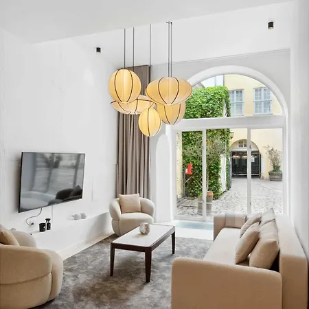 Luxury By Freetown & Canals شقة *